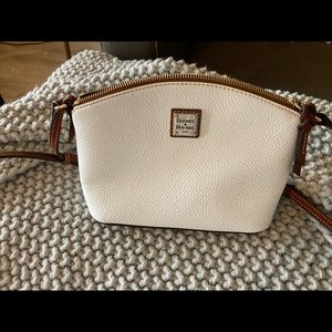 Beautiful, white Dooney & Bourke crossbody purse